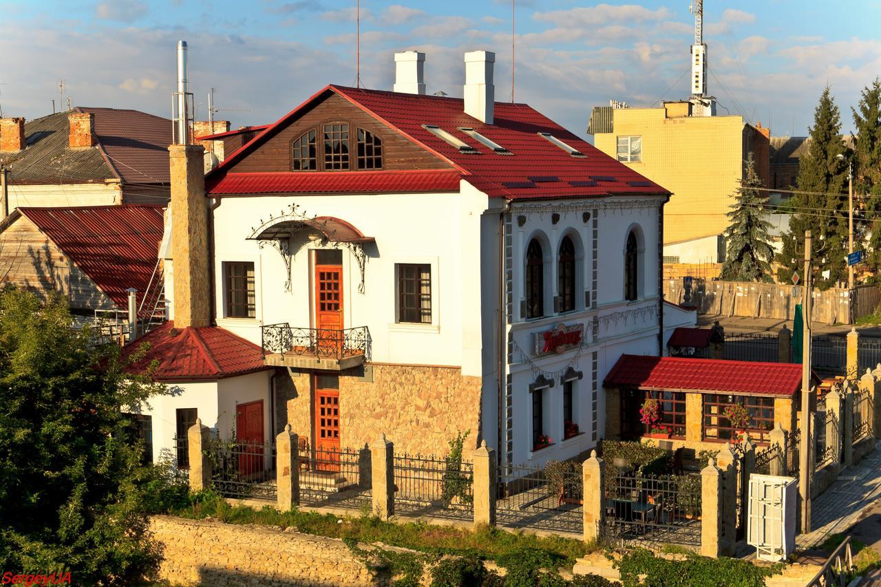 Antique House Hotel Дубно Экстерьер фото