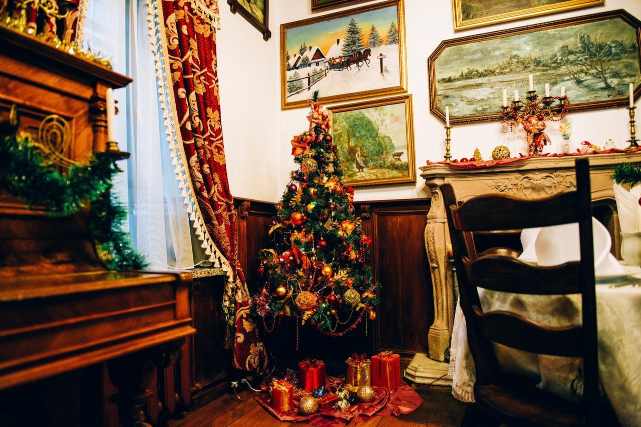 Antique House Hotel Дубно Экстерьер фото