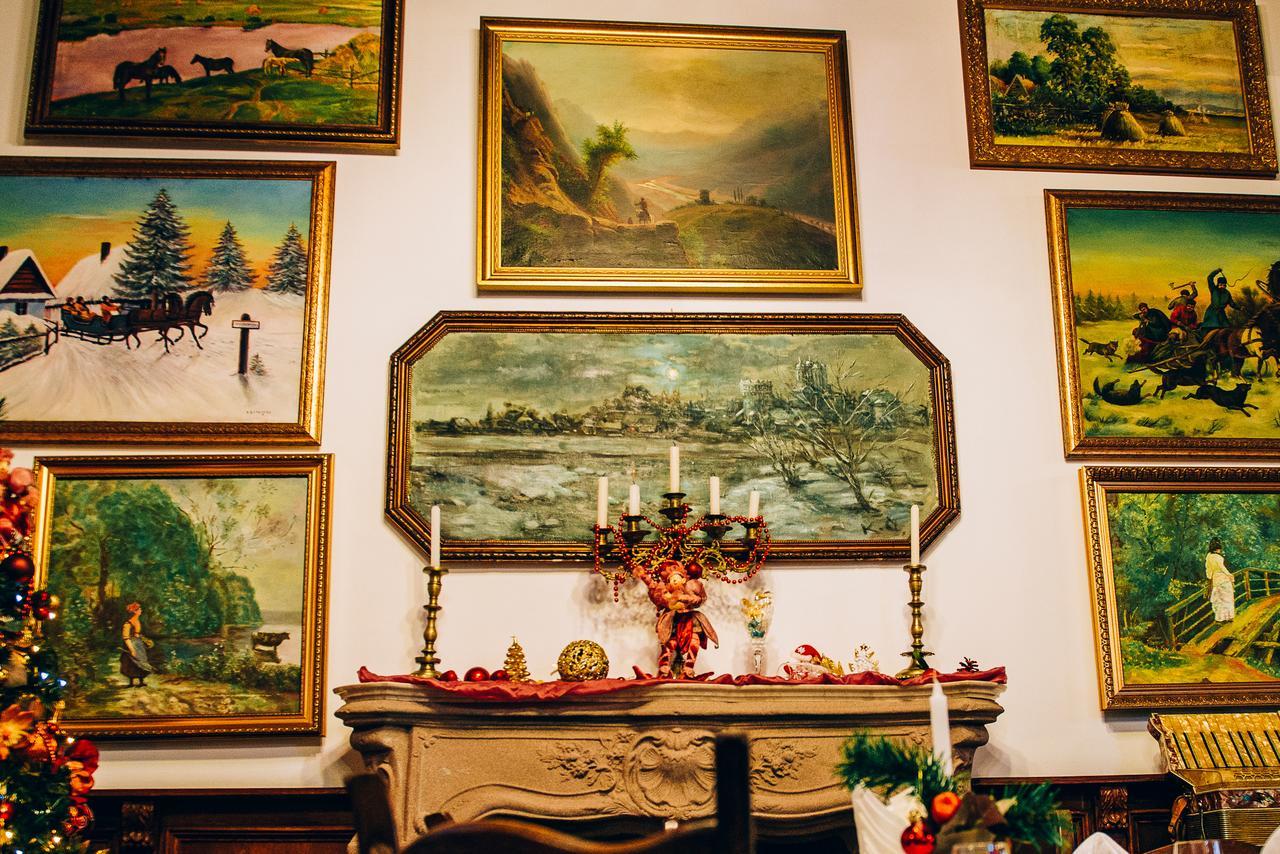 Antique House Hotel Дубно Экстерьер фото