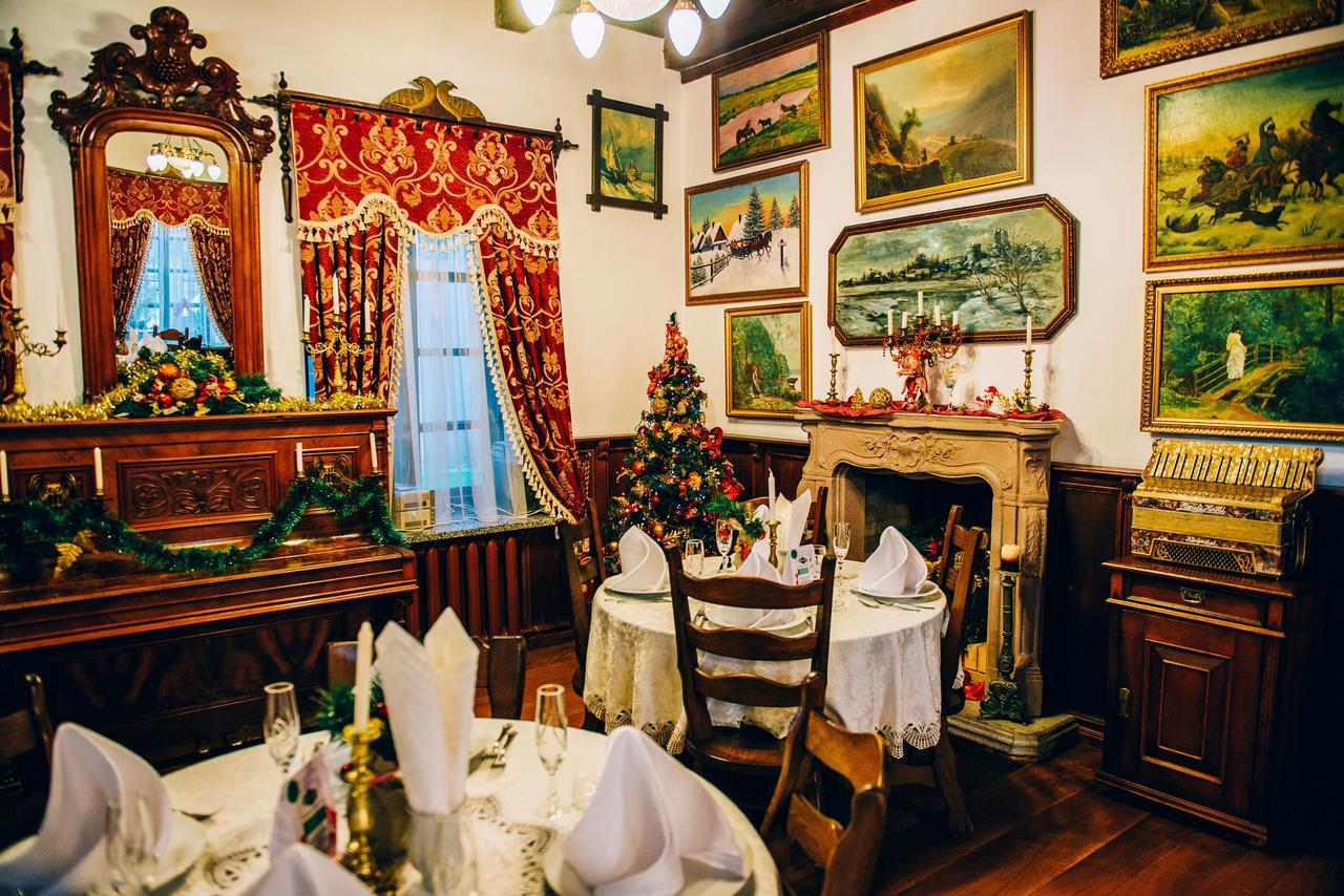 Antique House Hotel Дубно Экстерьер фото
