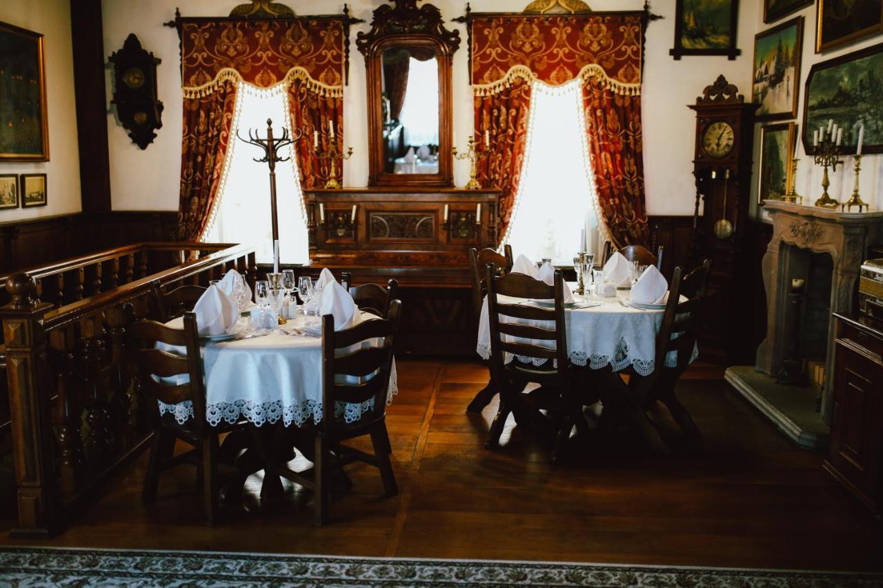 Antique House Hotel Дубно Экстерьер фото